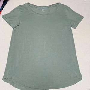 Gap women’s t-shirt,tee-shirt . Size S.